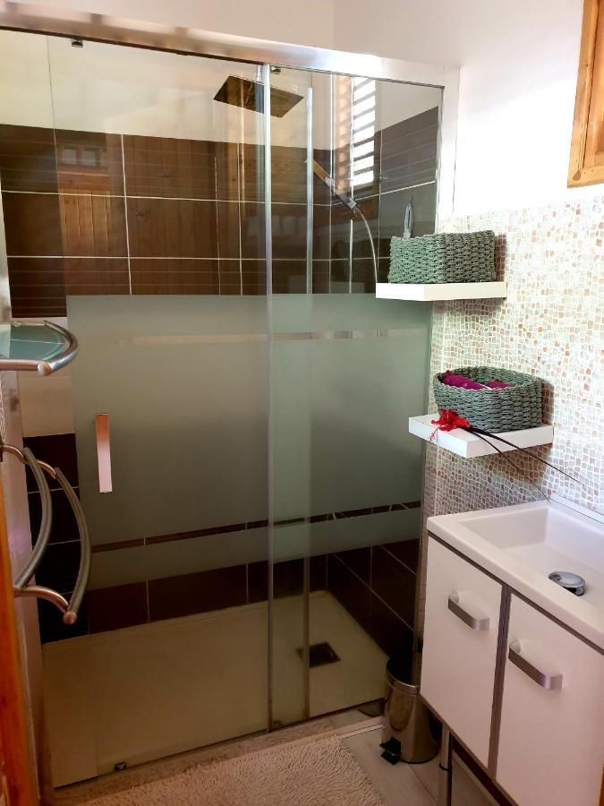 Gite 4 Etoiles, La Vieille Sucrerie St Claude Guadeloupe, Jacuzzi Spa Privatif, Vue Exceptionnelle Sur La Mer Des Caraibes 巴斯特尔 外观 照片